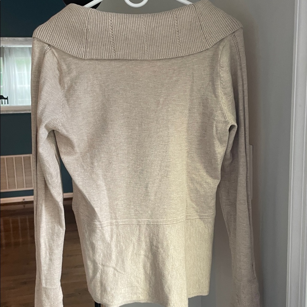 🫶 White House Black Market Soft Beige Cowl Neck Sweater - Picture 11 of 11